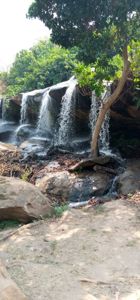 De watervallen van Kintampo
